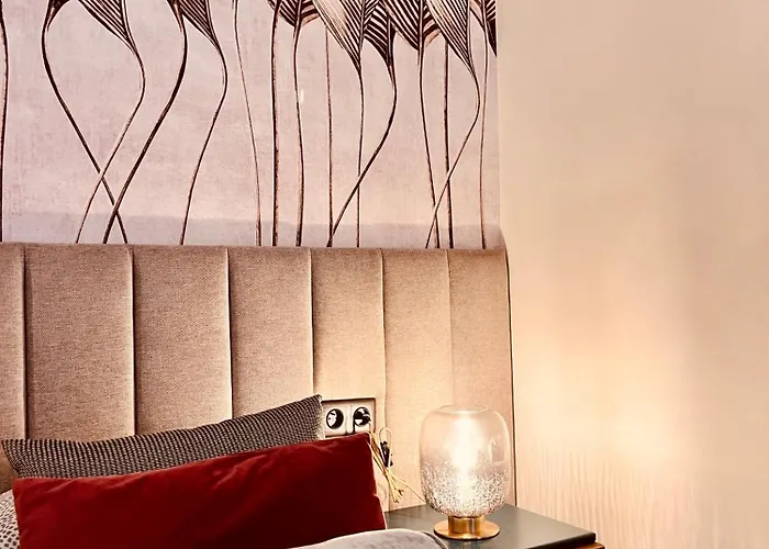 Ku Sloncu - - هيل